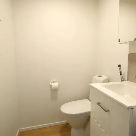Spacious For 6 *